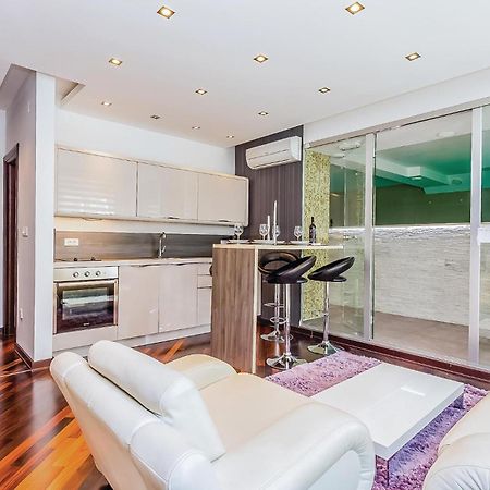 2 Bedroom Lovely Apartment In Crikvenica Exterior foto